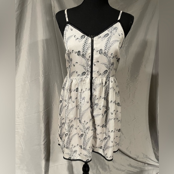 Ellison White and Black Feather Print Top - Picture 1 of 10